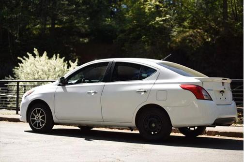 2018 Nissan Versa 1.6 SV
