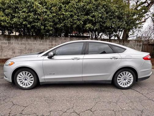 2015 Ford Fusion Hybrid S