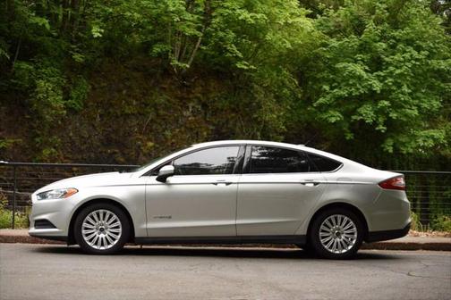 2015 Ford Fusion Hybrid S