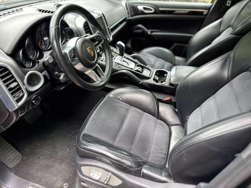 2017 Porsche Cayenne Platinum Edition