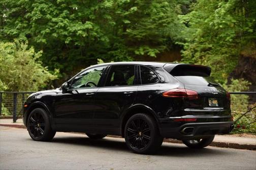 2017 Porsche Cayenne Platinum Edition