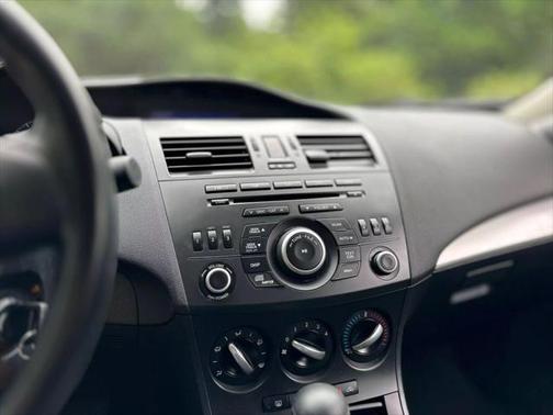 2012 Mazda Mazda3 i Sport