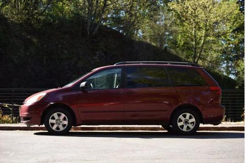 2004 Toyota Sienna CE