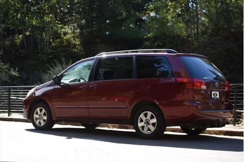 2004 Toyota Sienna CE