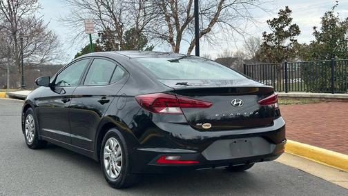 2020 Hyundai ELANTRA SE