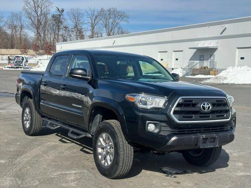 2017 Toyota Tacoma SR