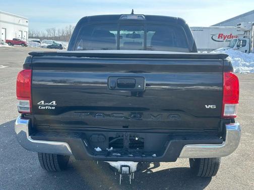 2017 Toyota Tacoma SR