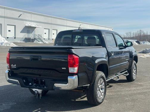 2017 Toyota Tacoma SR