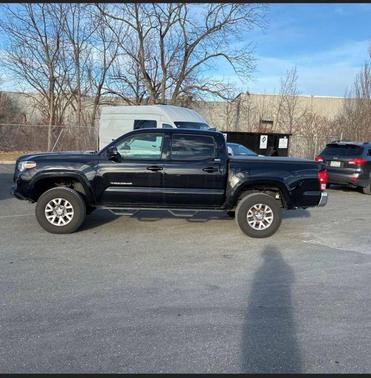 2017 Toyota Tacoma SR