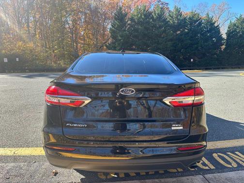 2020 Ford Fusion SEL