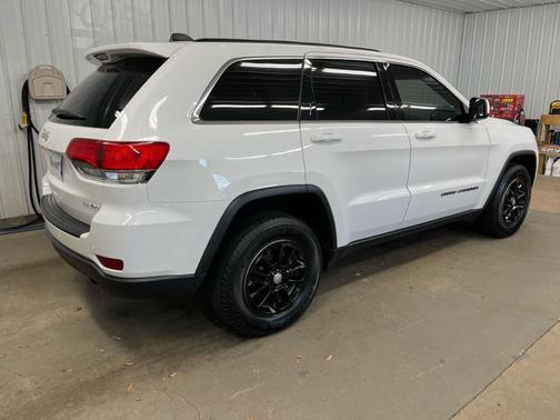 Photo 4 of 16 of 2019 Jeep Grand Cherokee Laredo