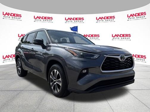2024 Toyota Highlander LE