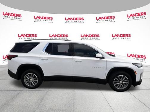 Summit White 2023 Chevrolet Traverse LT CLOTH