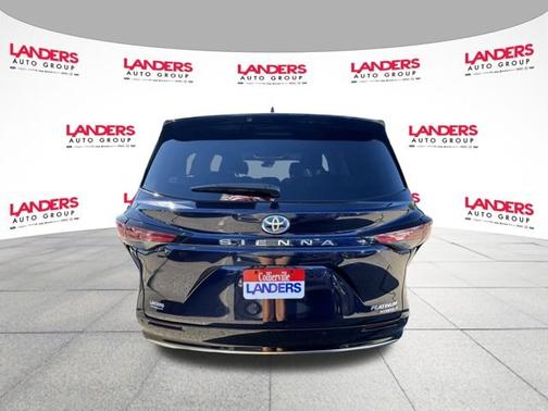 2021 Toyota Sienna LIMITED 7 PASSENGER