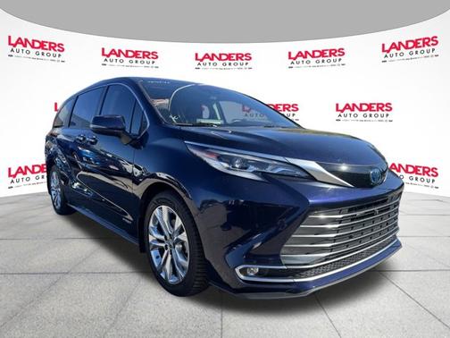 2021 Toyota Sienna LIMITED 7 PASSENGER