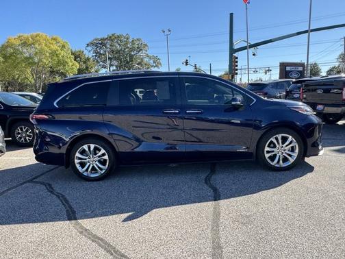 2021 Toyota Sienna 