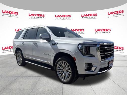White Frost Tricoat 2023 GMC Yukon SLT