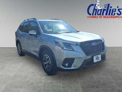 Ice Silver Metallic 2023 Subaru Forester Premium