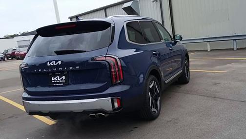 Midnight 2023 Kia Telluride EX