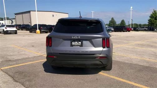 2022 Kia Sorento LX
