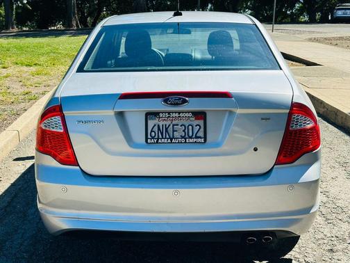 Brilliant Silver Metallic 2010 Ford Fusion SE
