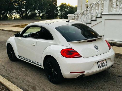 2012 Volkswagen Beetle Base