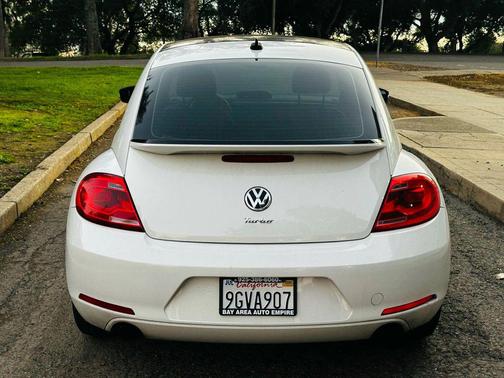 2012 Volkswagen Beetle Base