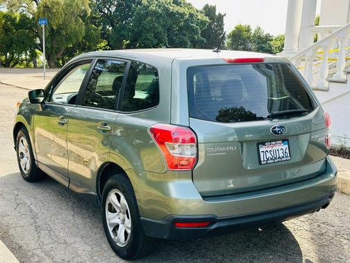 Gray 2014 Subaru Forester 2.5i