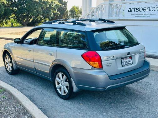 Silver 2006 Subaru Outback 2.5 i Limited