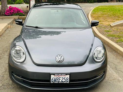 2012 Volkswagen Beetle Base