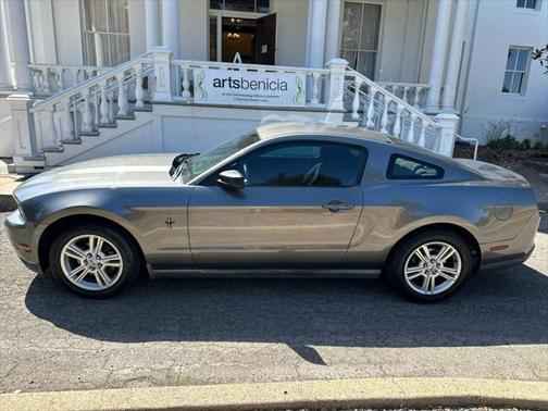 2010 Ford Mustang Premium