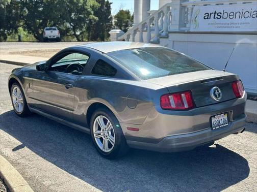 2010 Ford Mustang Premium
