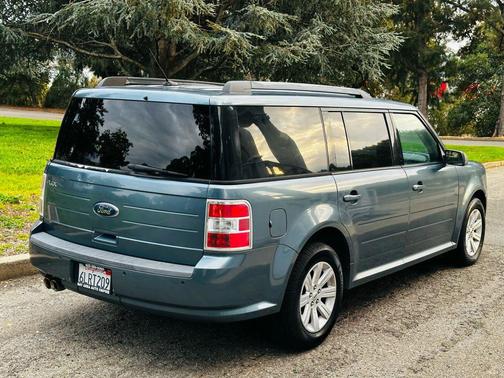 2010 Ford Flex SE