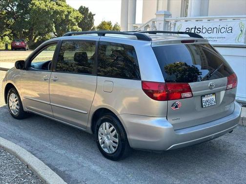 2005 Toyota Sienna LE