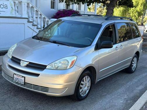 2005 Toyota Sienna LE