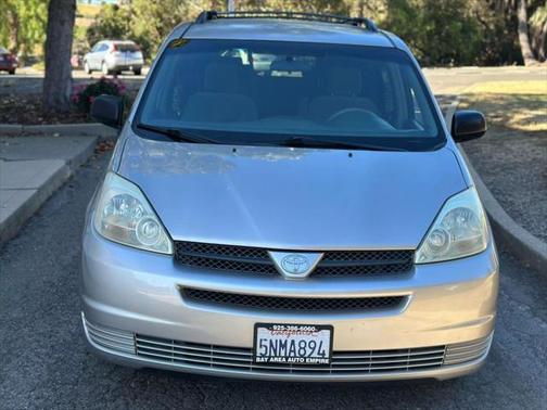 2005 Toyota Sienna LE