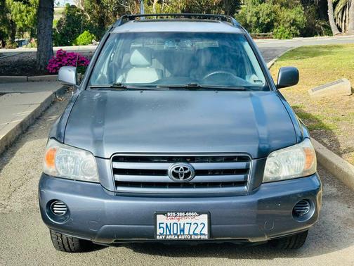 2005 Toyota Highlander Base