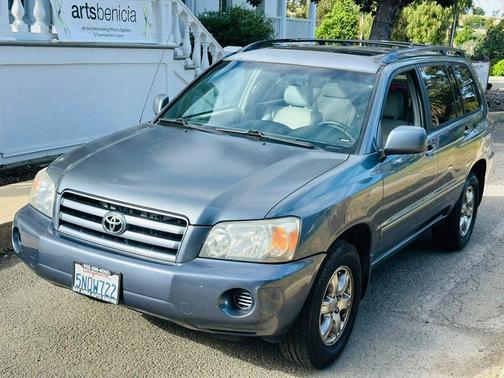 2005 Toyota Highlander Base