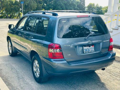 2005 Toyota Highlander Base