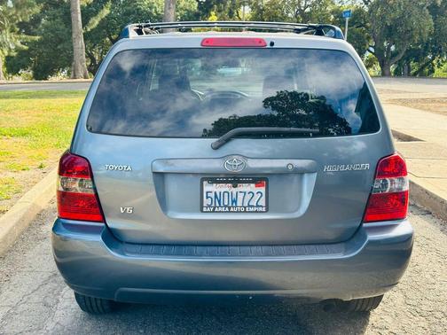 2005 Toyota Highlander Base