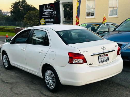 2010 Toyota Yaris Base