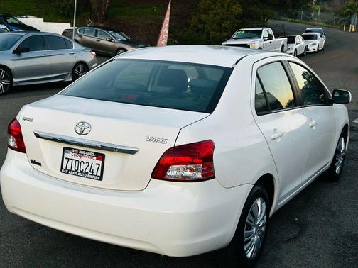 2010 Toyota Yaris Base