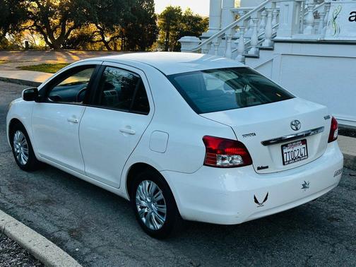 2010 Toyota Yaris Base