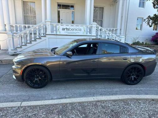 2016 Dodge Charger SE