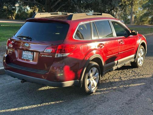 2012 Subaru Outback 2.5i Premium
