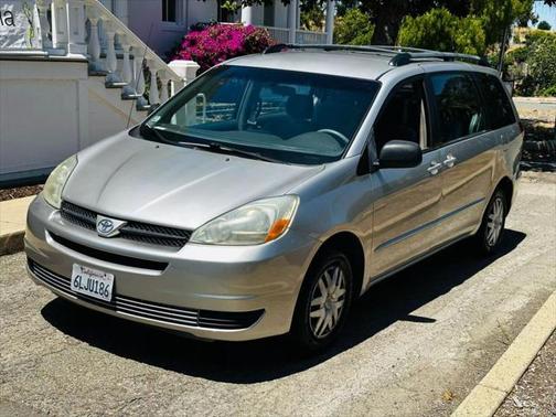 2005 Toyota Sienna CE