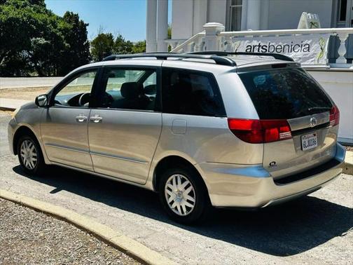 2005 Toyota Sienna CE