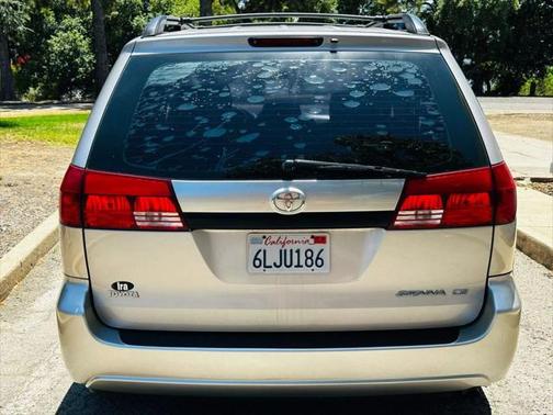 2005 Toyota Sienna CE