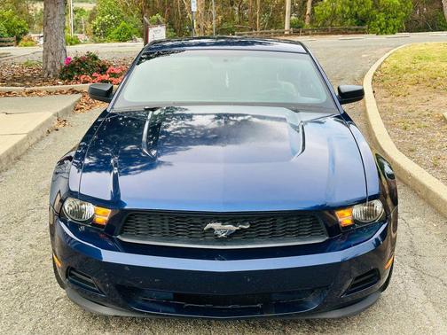 Kona Blue Metallic 2012 Ford Mustang V6
