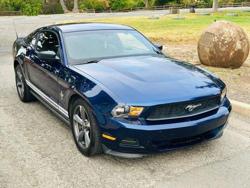 Kona Blue Metallic 2012 Ford Mustang V6